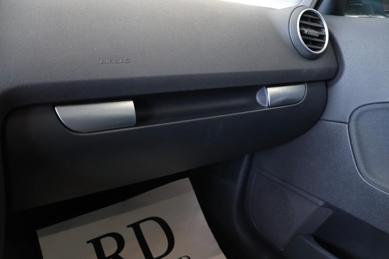 Audi A3 Sportback 1.6 TDI 105cv Attraction ok neop