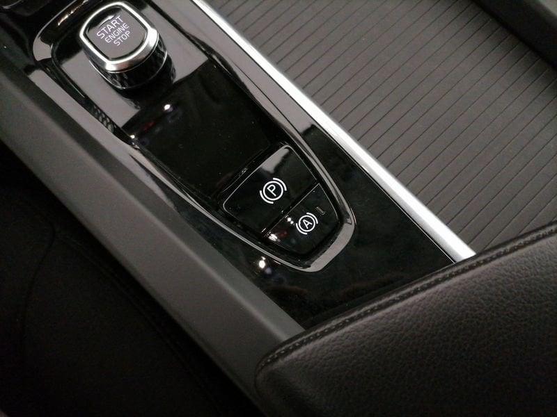 Volvo XC60 2.0 b4 Momentum auto