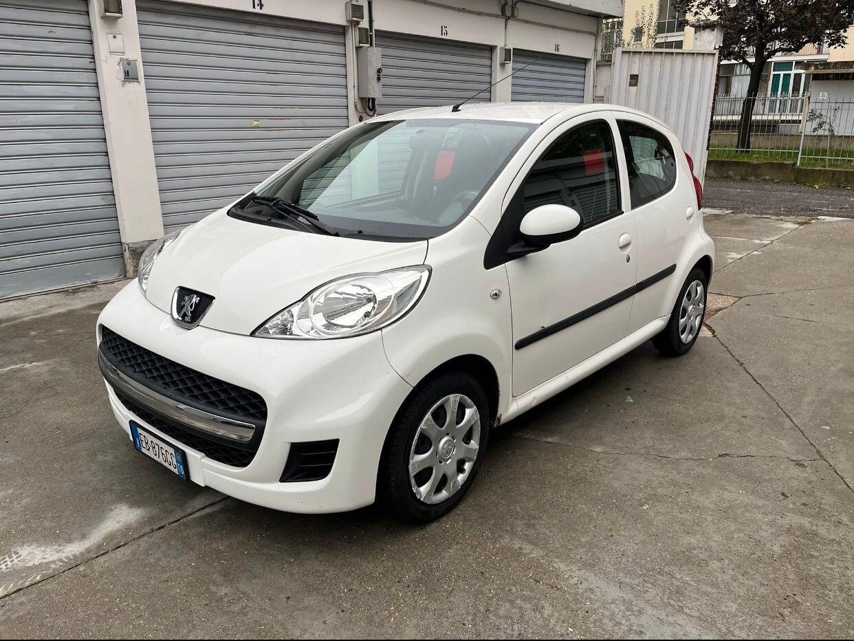 Peugeot 107 1.0 68CV 5p. Plaisir