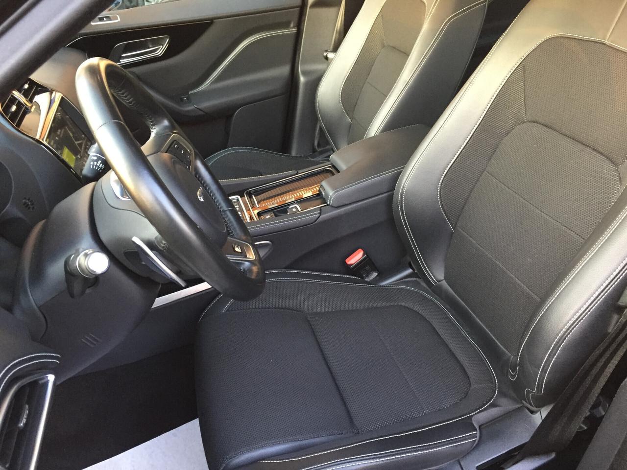 Jaguar F-Pace 2.0 D 180 CV AWD R-Sport