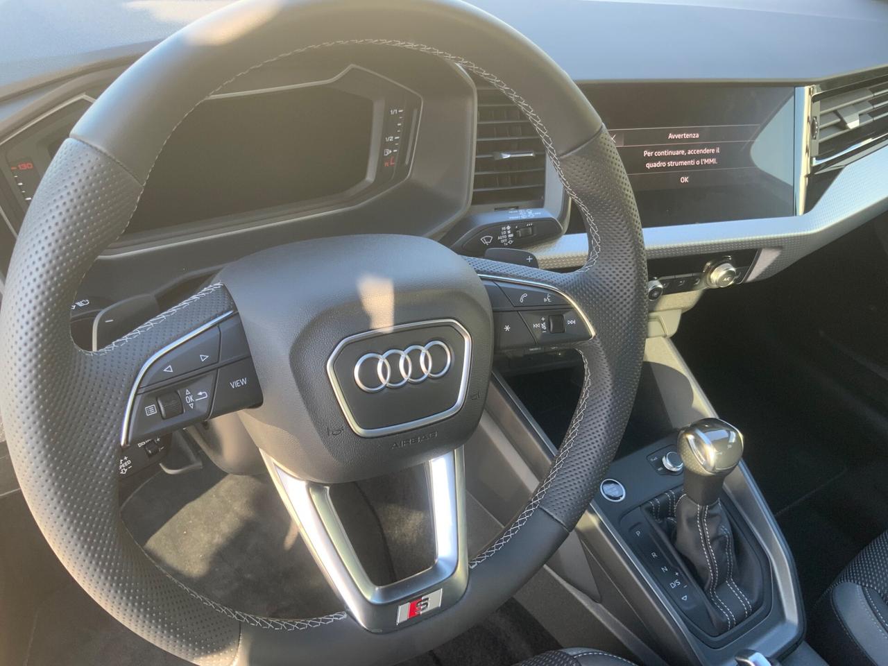 Audi A1 allstreet 30 TFSI S tronic Identity Contrast LINE