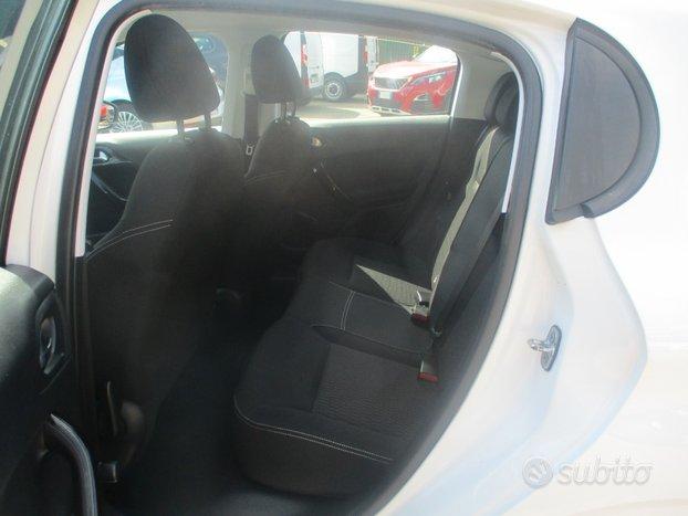 Peugeot 208 Peugeot 208 208 PURE TECH 1.2 BENZ 82
