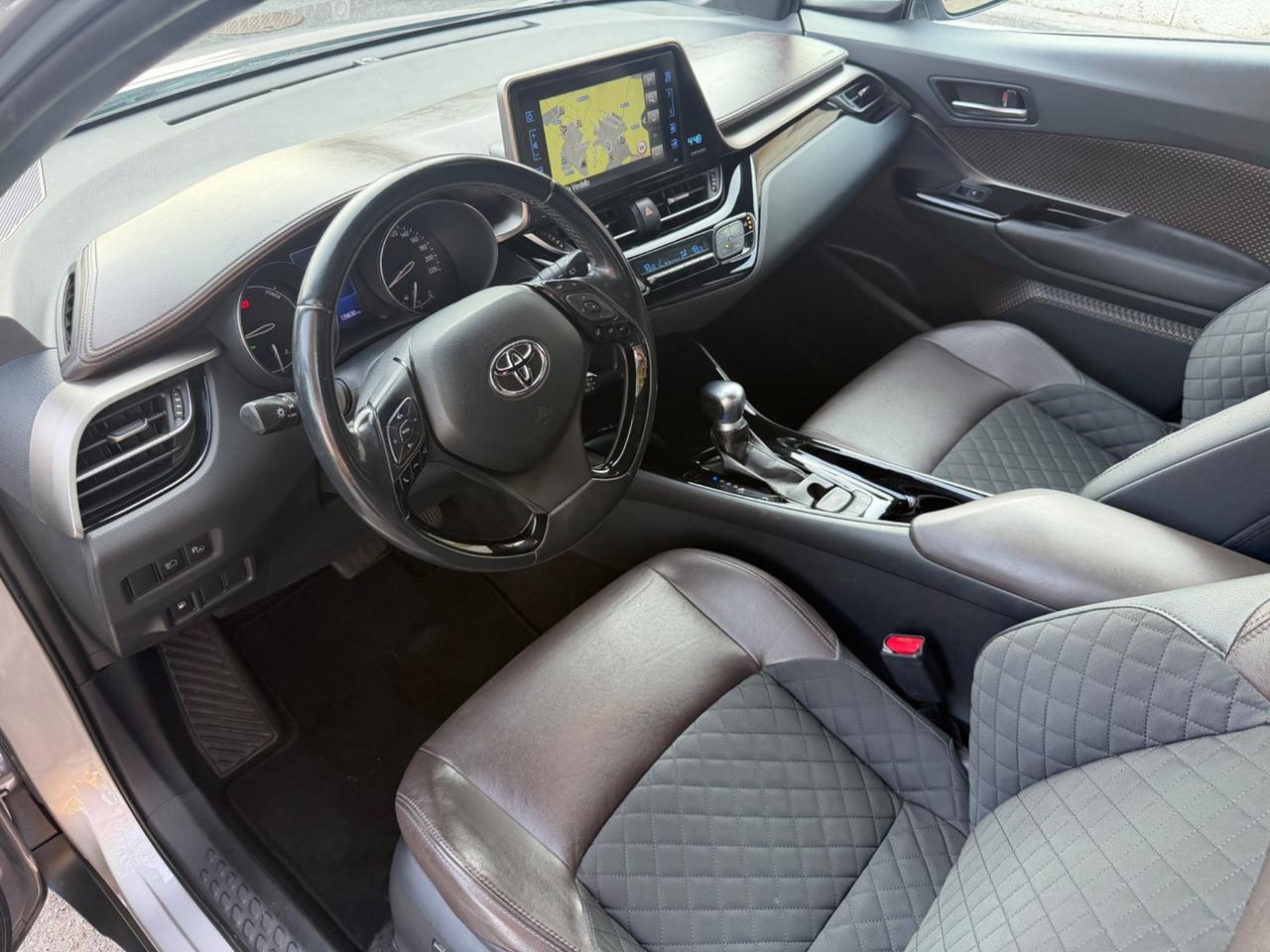 Toyota C-HR 1.8 Hybrid E-CVT Lounge