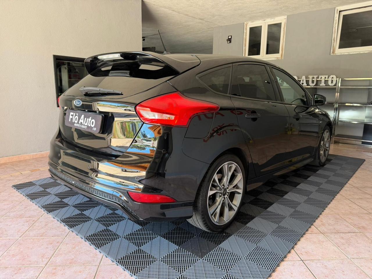 Ford Focus 1.5 TDCi (Diesel) 120cv ST-Line