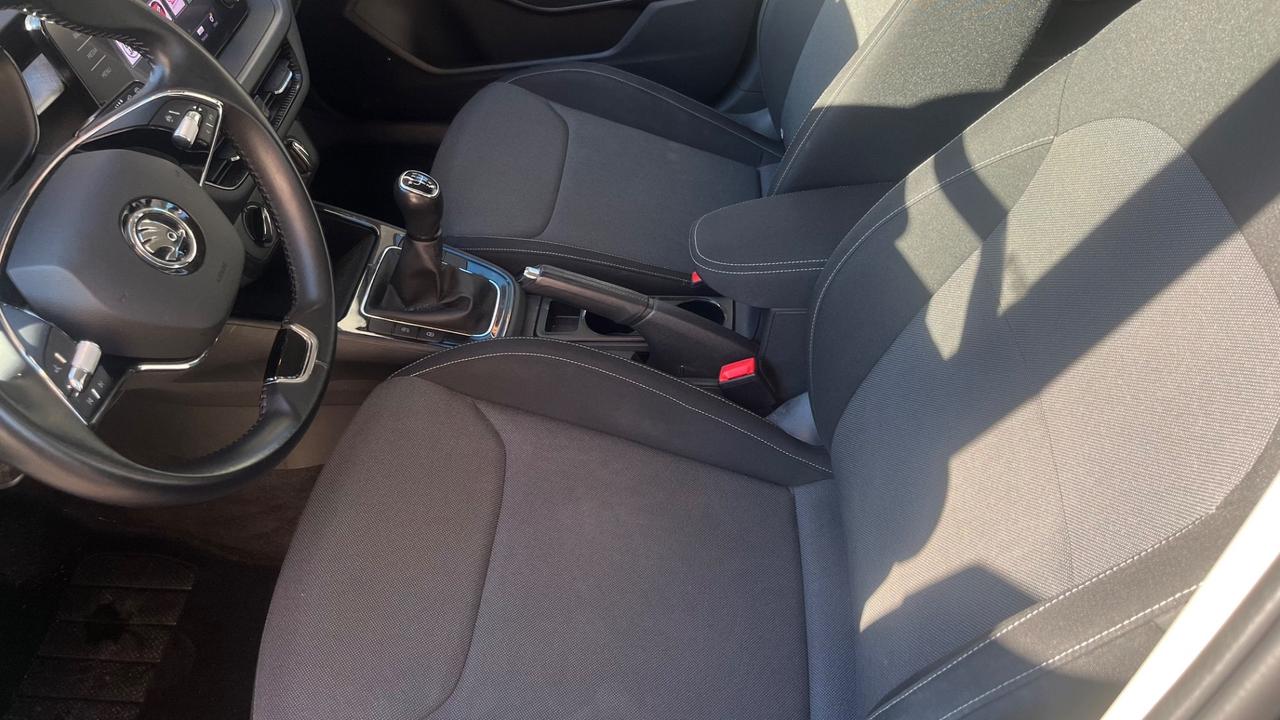 Skoda Fabia 1.0 MPI 60 CV Design Edition