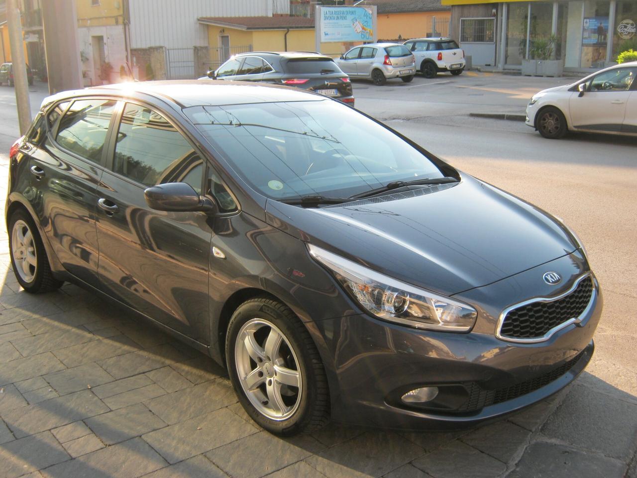 Kia Ceed cee'd 1.6 CRDi 110 CV 5 porte Cool