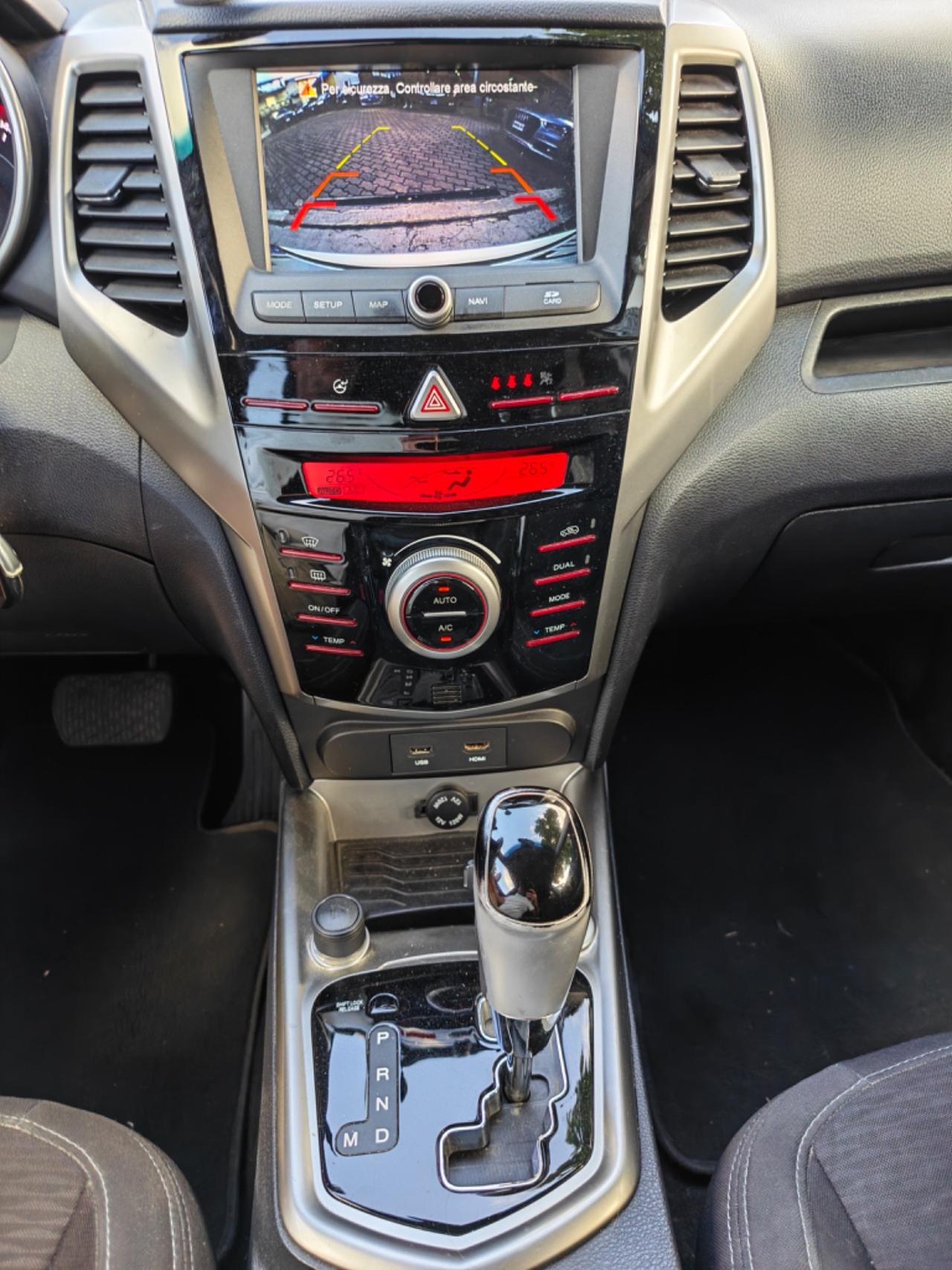 Ssangyong Tivoli 1.6d 2WD Juice Aut. + Gancio traino