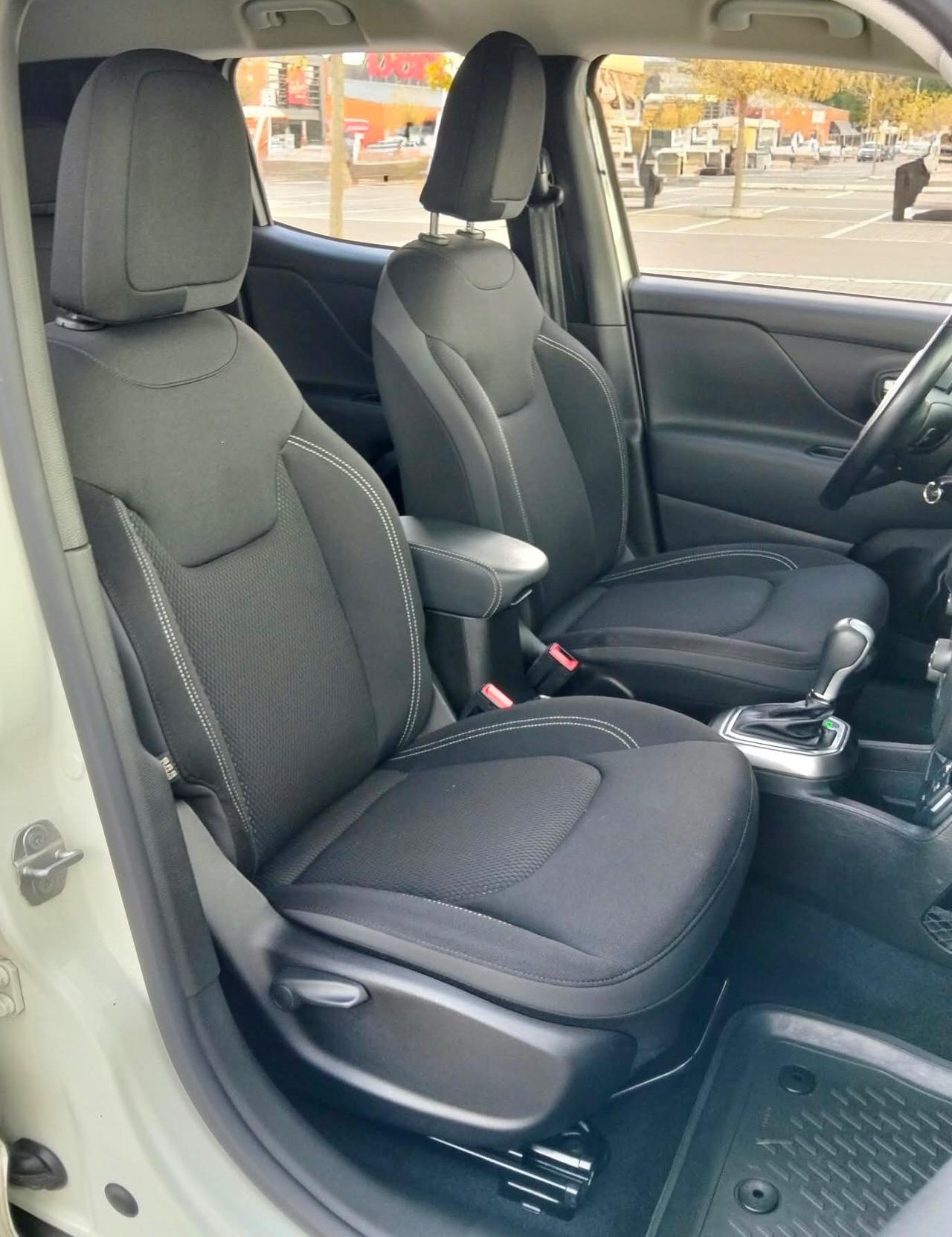 Jeep Renegade 1.3 T4 DDCT Automatic*Navi*Radar*Full