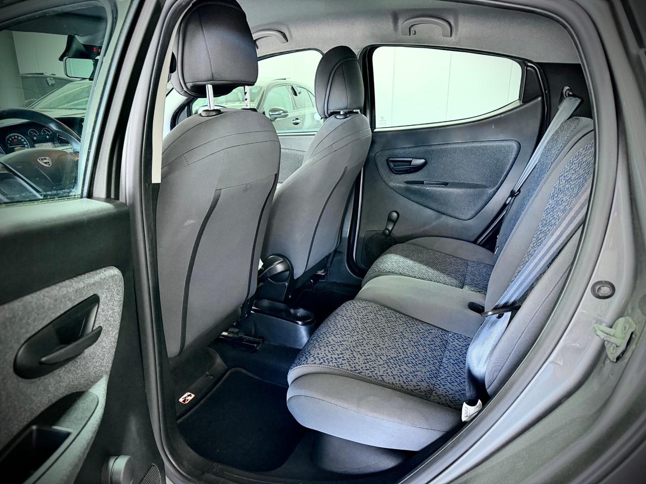 Lancia Ypsilon 1.0 70CV Hybrid Silver
