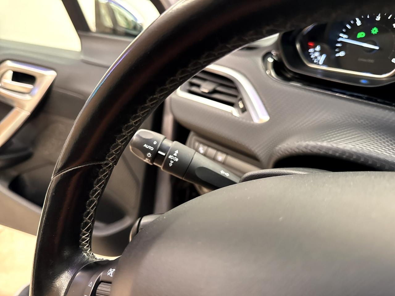 Peugeot 2008 BlueHDi 120 S&S Allure