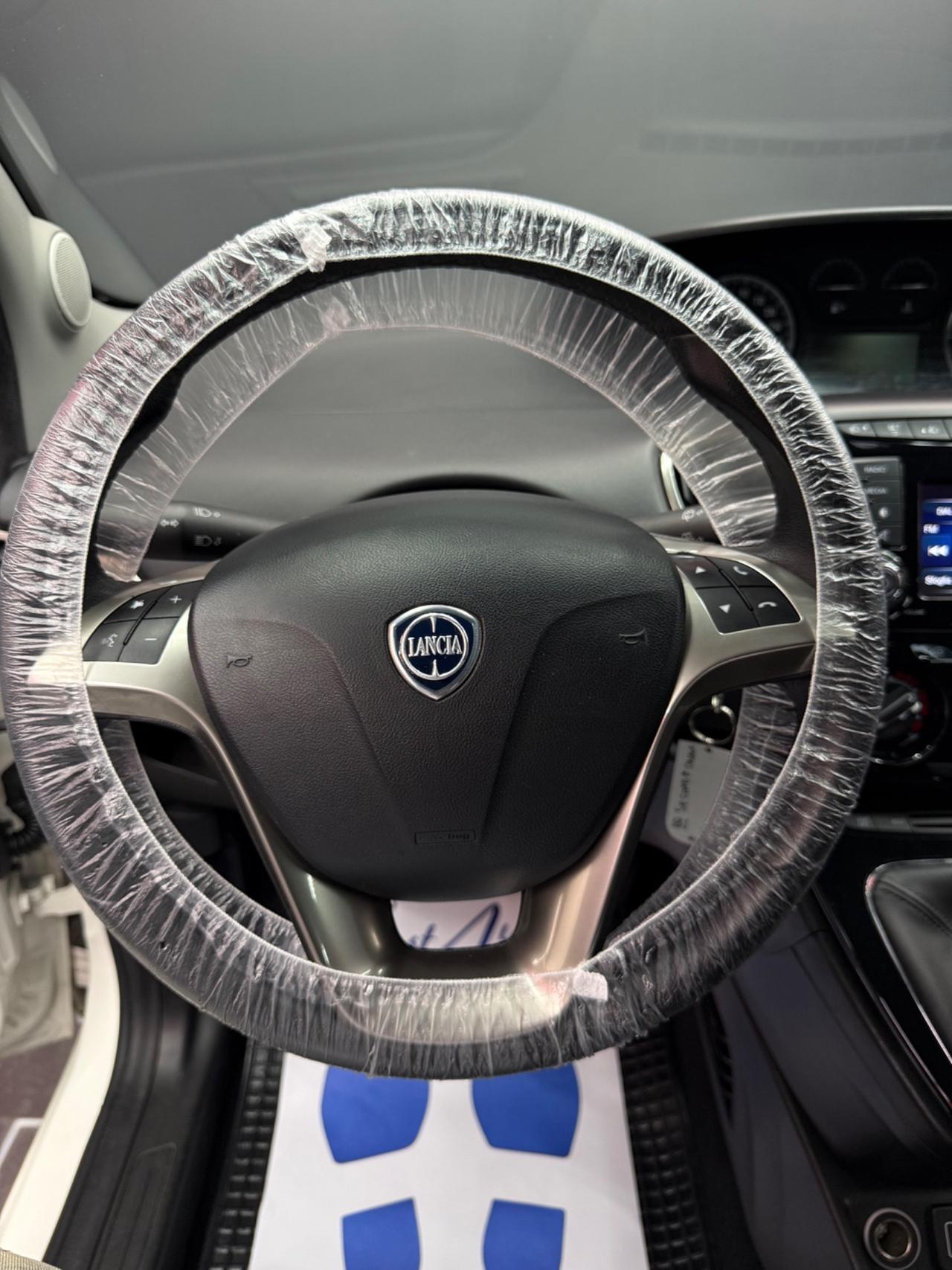 Lancia Ypsilon 0.9 Benzina 85 CV Platinum AUTOMATICA