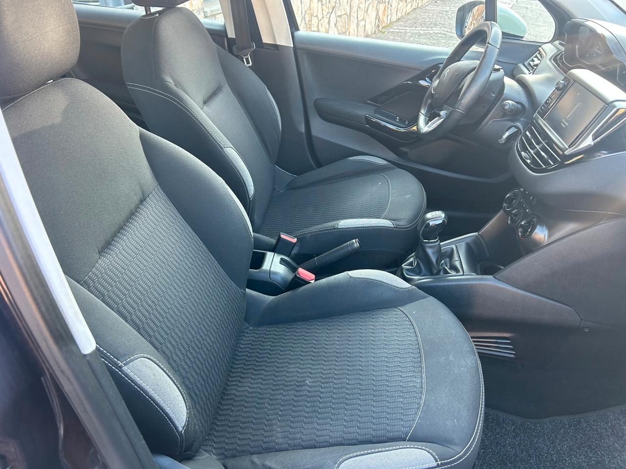 Peugeot 208 PureTech 82 5 porte Allure