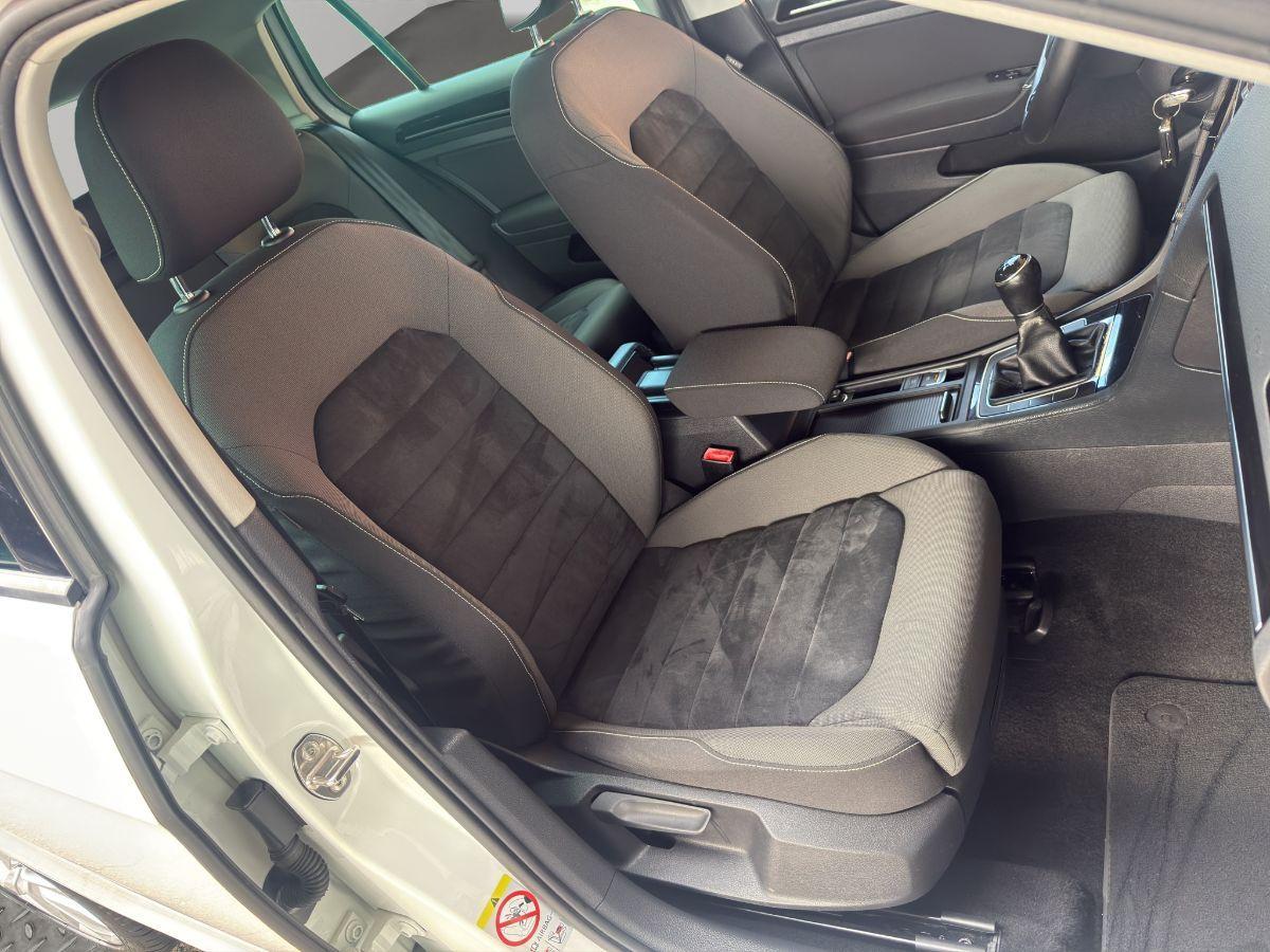 VOLKSWAGEN - Golf - 1.6 TDI 105cv 5p. Highline BlueMotion Technology