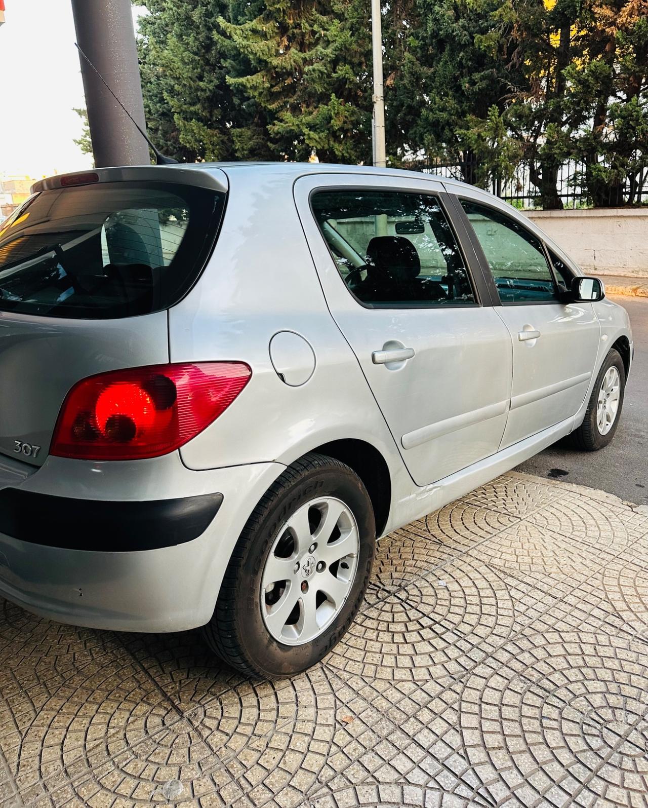 Peugeot 307 Benz 5 porte berlina