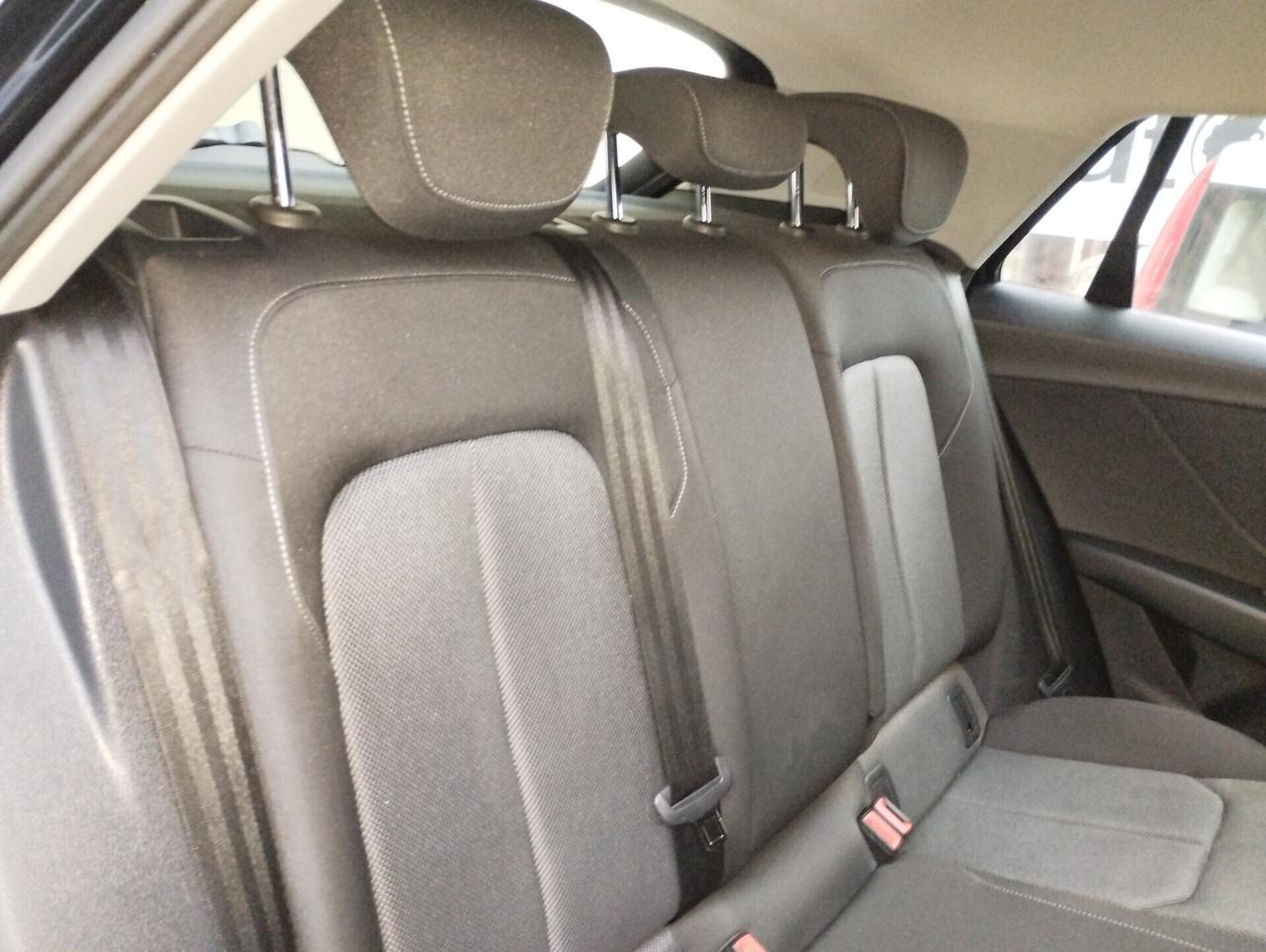 Audi Q2 30 TDI S tronic Identity Black