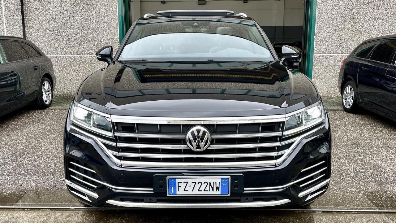 Volkswagen Touareg 3.0 V6 286 CV TETTO Virtual