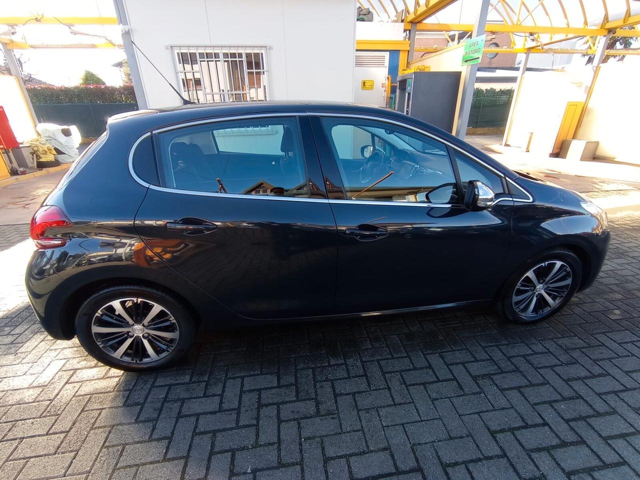 Peugeot 208 BlueHDi 100 5 porte GT Line