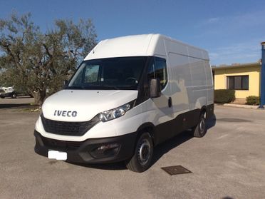 Iveco Daily 35s14 2.3hpt Furgone di serie - 2021