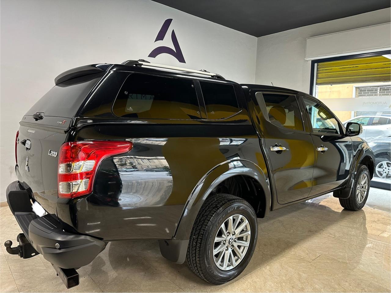 Mitsubishi L200 2.4 DI-D/181CV Double Cab Intense Hp Mivec