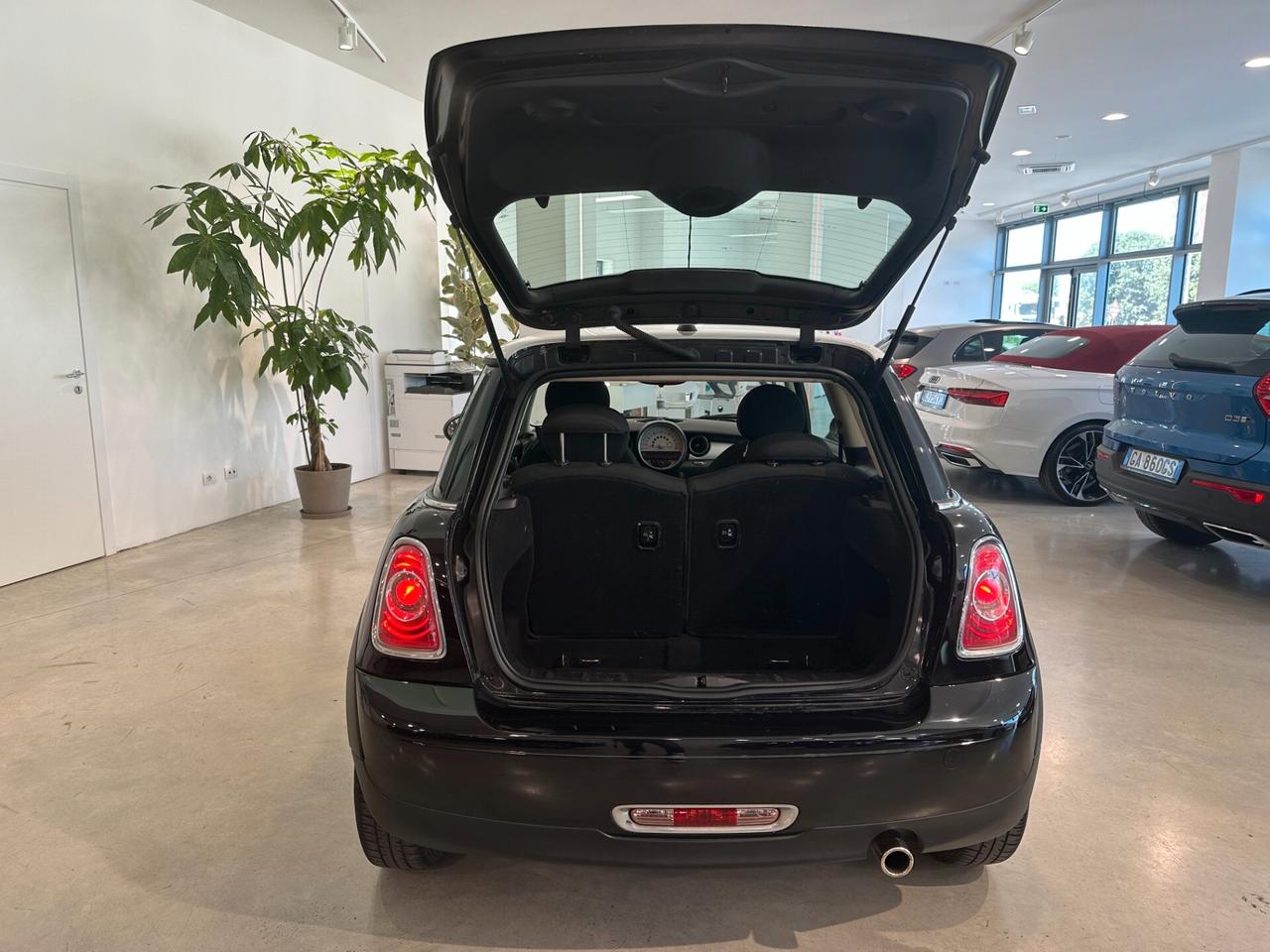 Mini One 1.6 Benz Hatchback Neo Patentati