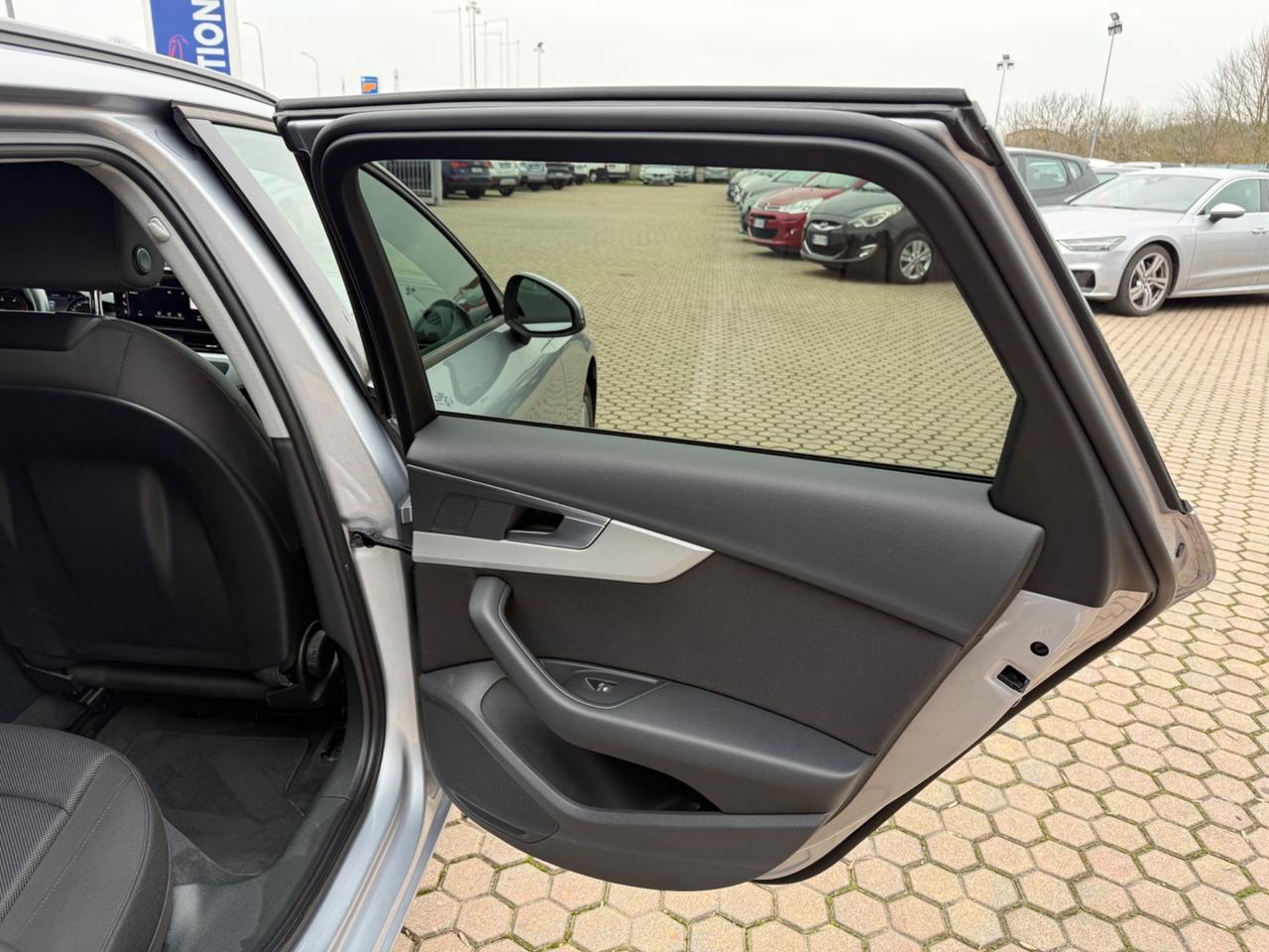 Audi A4 Avant 30 TDI/136 CV S tronic