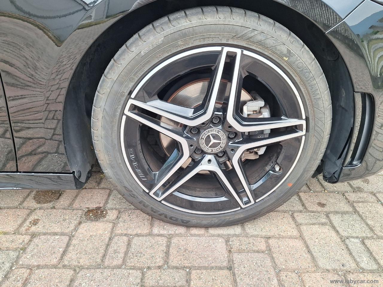 MERCEDES-BENZ A 180 d Automatic Premium AMG NIGHT TETTO