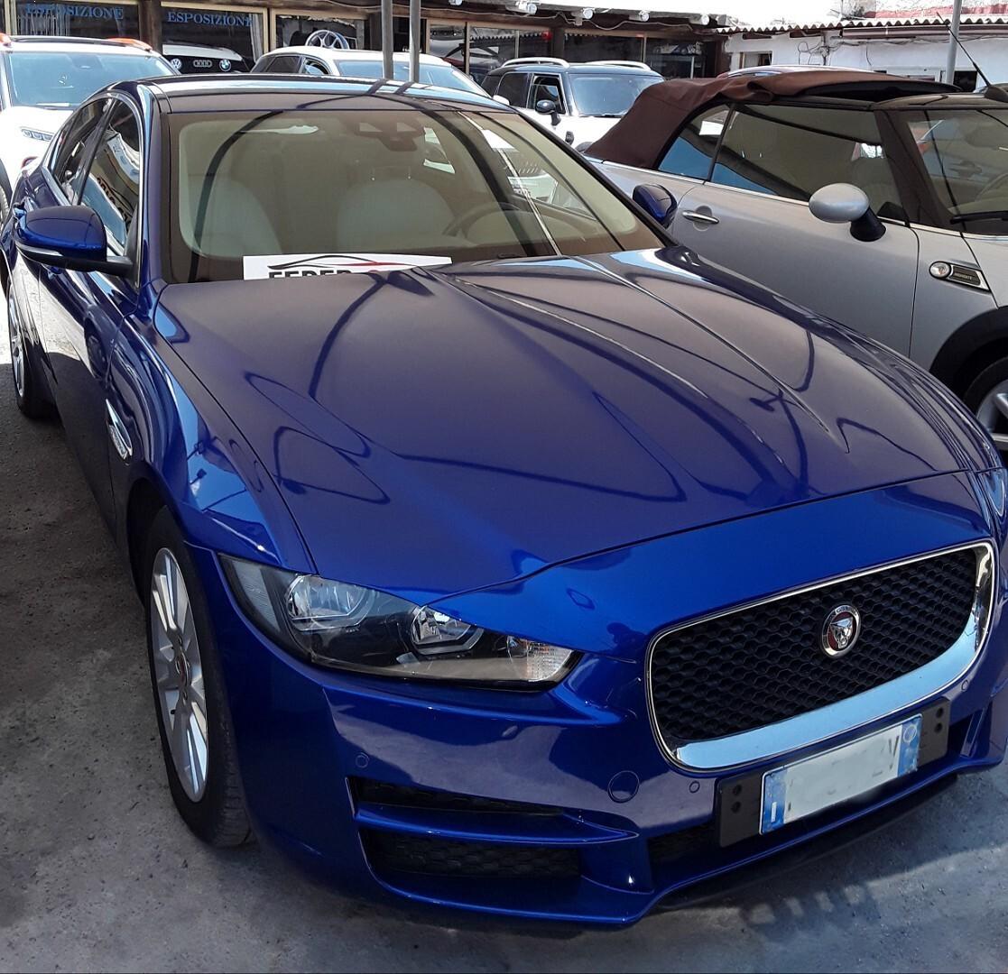 JAGUAR XE 2.0 TDI da vetrina