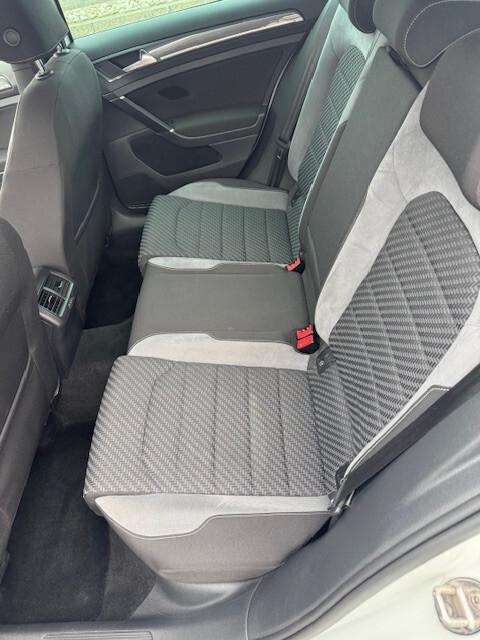 Volkswagen Golf 1.5 TSI 5p. Sport -R line