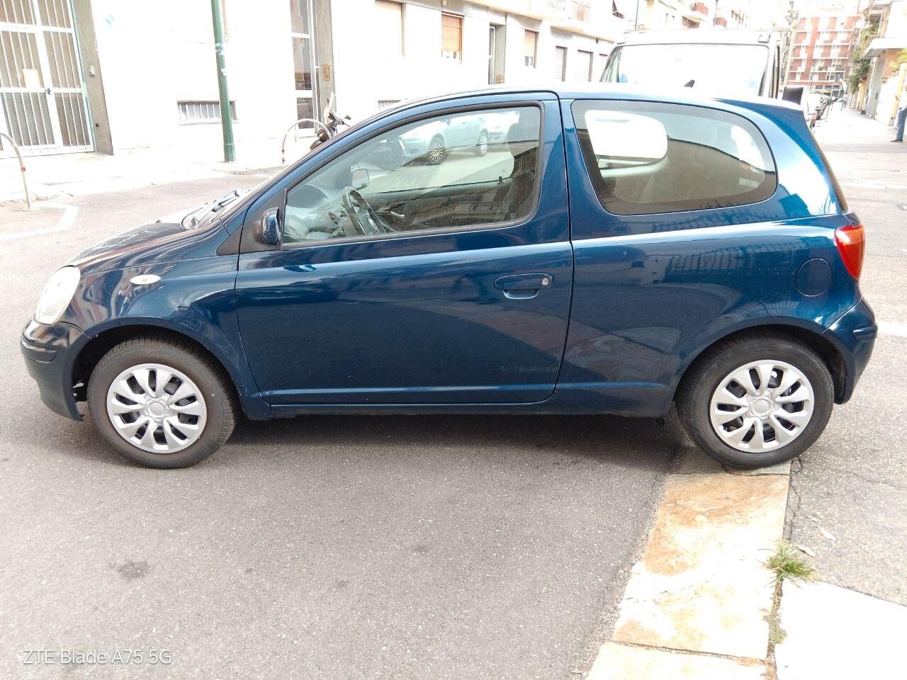 Toyota Yaris 1.0i 16V 3 porte