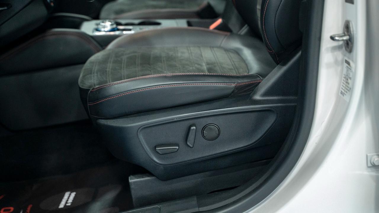 Ford Kuga 1.5 ECOBLUE ST-LINE X 120CV AUTO NAVI ED PELLE FULL OPTIONAL