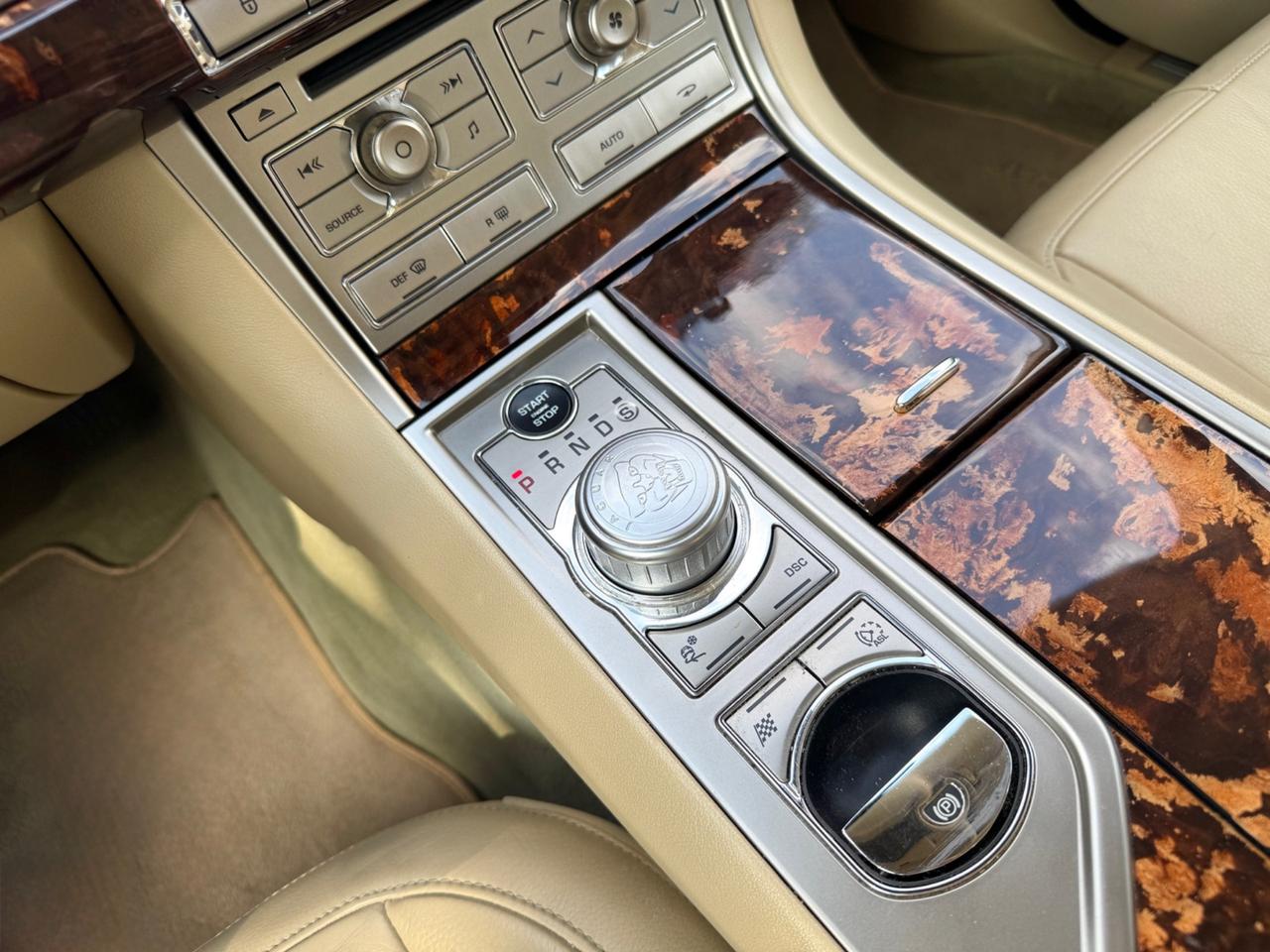Jaguar XF 3.0 D V6 Luxury