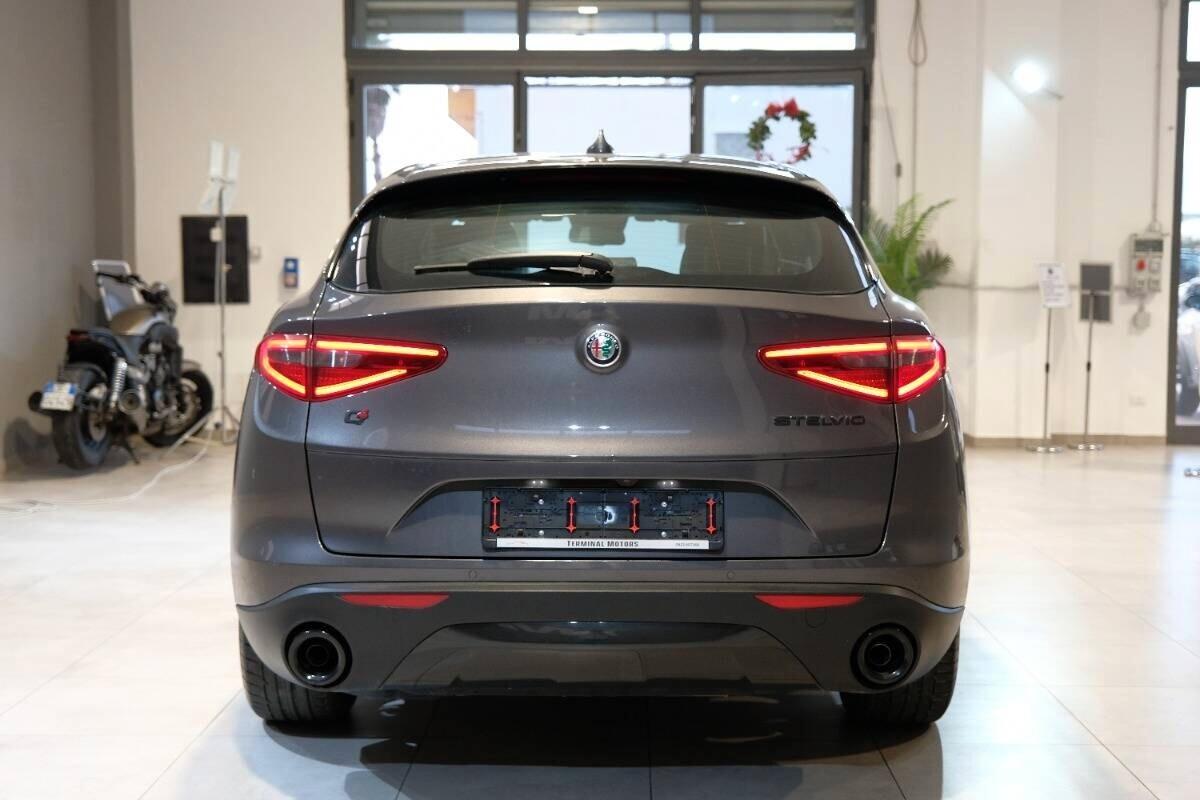 Alfa Romeo Stelvio 2.2 Turbodiesel 190 CV AT8 Q4 Sprint