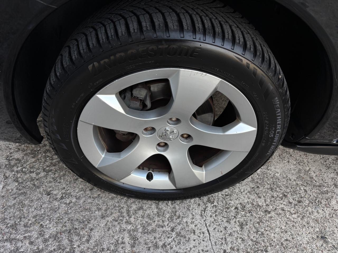Peugeot 3008 1.6 HDi. Garanzia 12mesi. Neopatentati