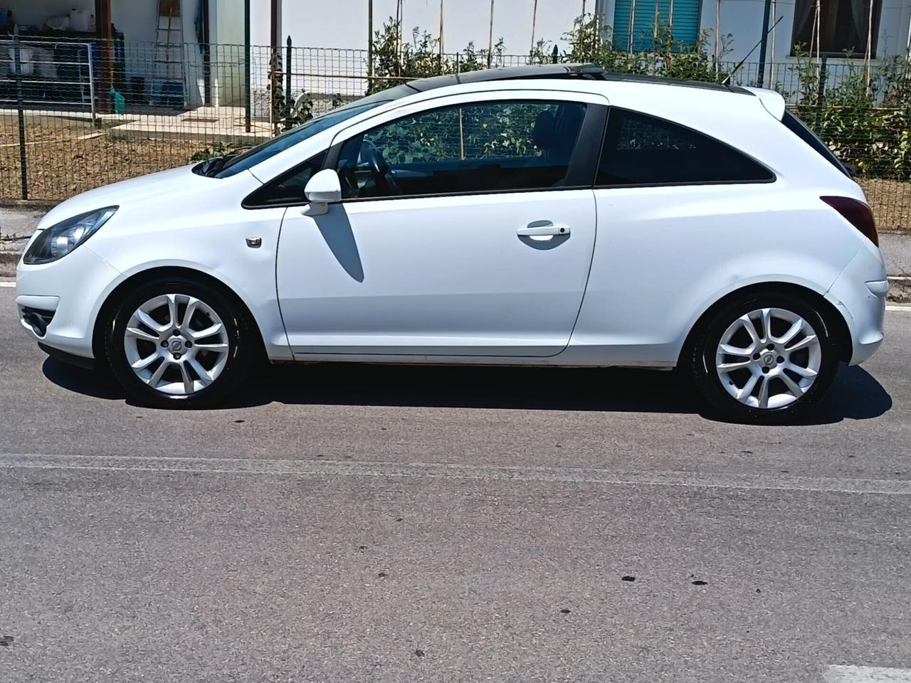 Opel Corsa 1.3 CDTI 75CV PORTABICI TETTO NEOPATENTATI