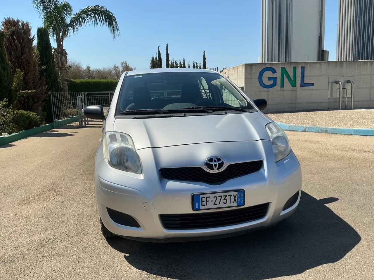 TOYOTA YARIS 1.0 BENZINA 2011