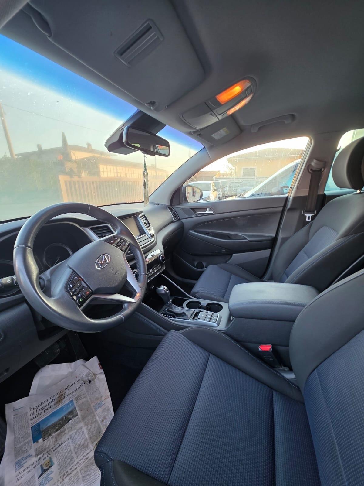 Hyundai Tucson 1.7 CRDi cambio automatico garantita 12 mesi