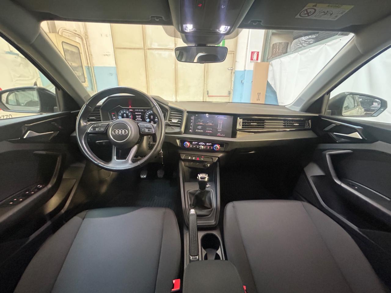 Audi A1 citycarver 30 TFSI Identity Contrast