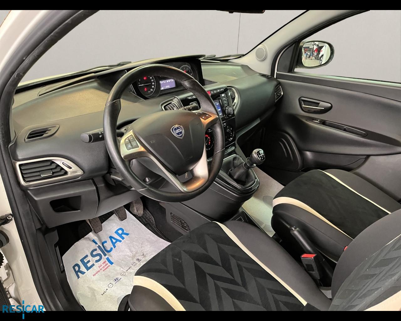 LANCIA Ypsilon 1.2 Gold ecochic Gpl 69cv IDONEA NEOPATENTATO