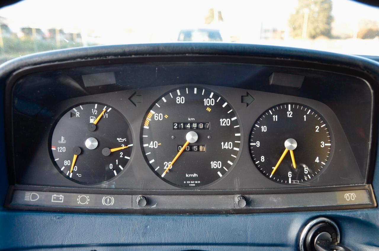 MERCEDES 240D RESTAURATA, 2 proprietari, da Collezione!