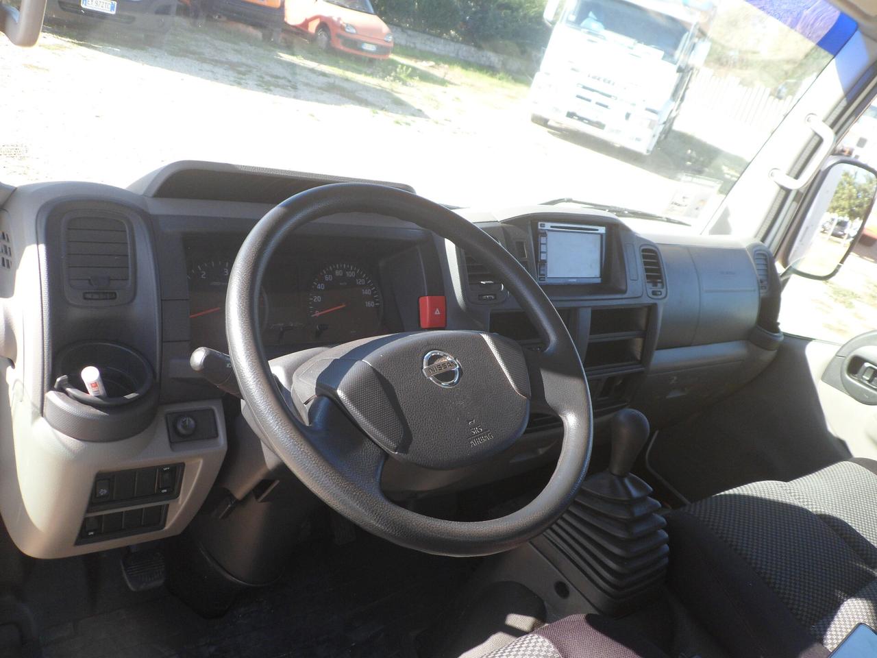 Nissan Cabstar cassone fisso