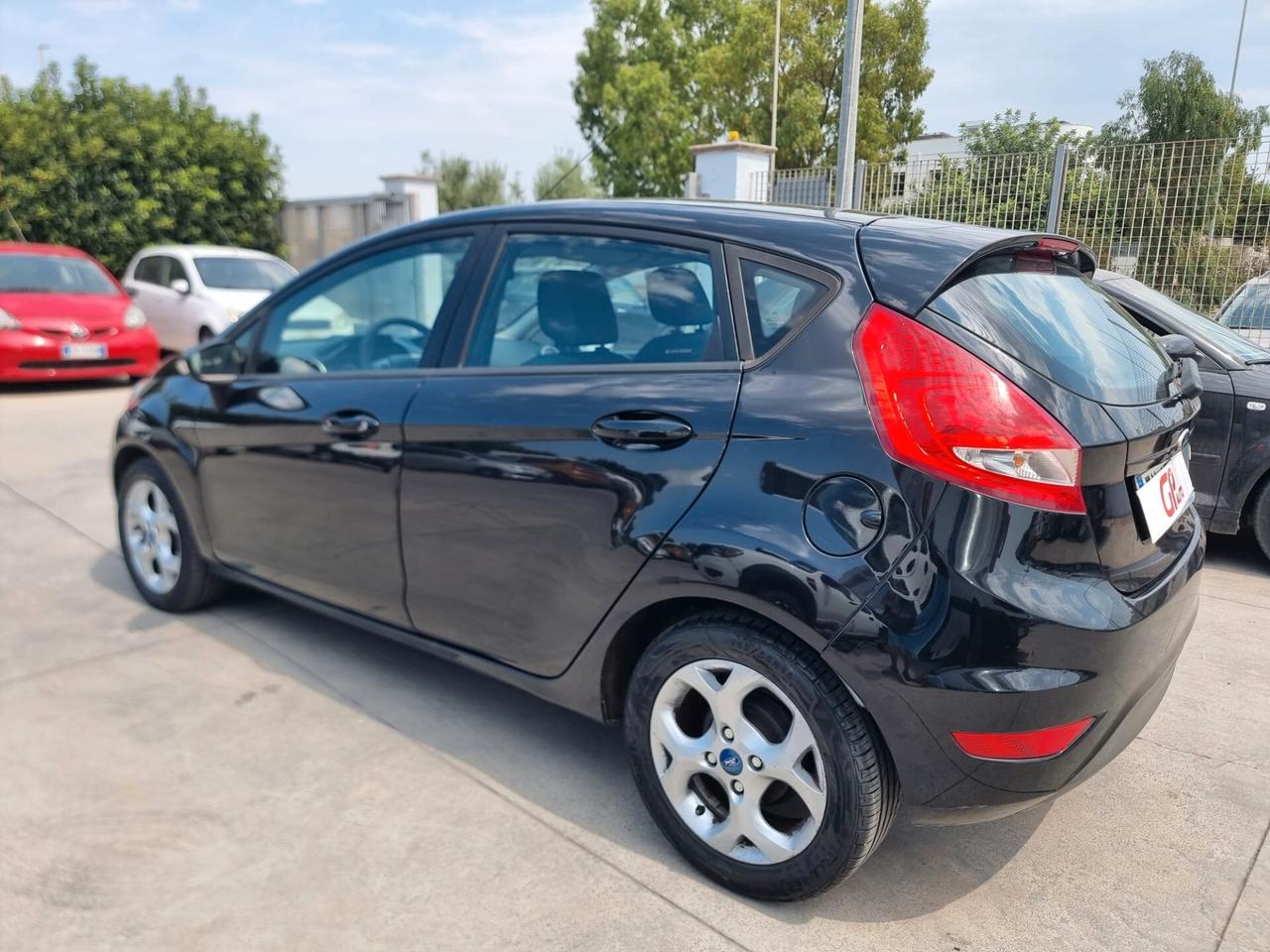 Ford Fiesta 1.4 TDCi 70CV 5 porte Titanium