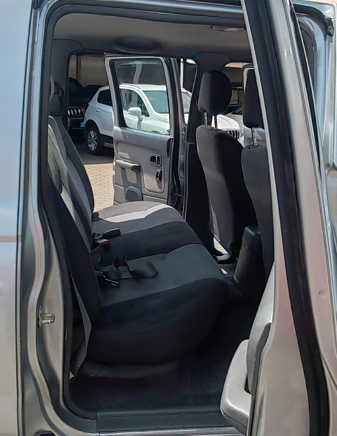 Nissan Navara Pick-up 2.5 TD 4 porte Double Cab
