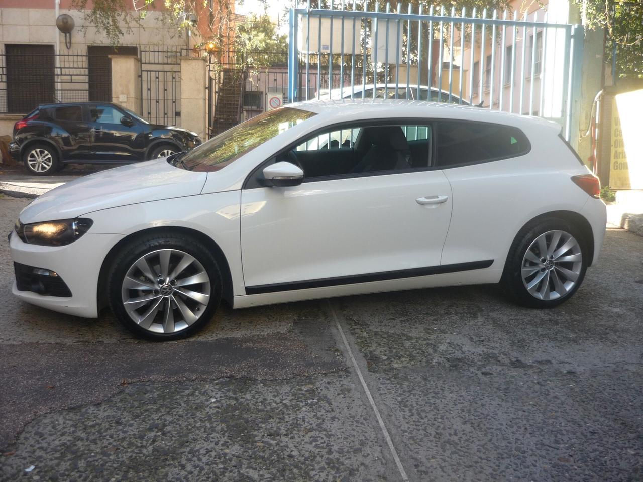 Volkswagen Scirocco 2.0 TDI 140CV DPF DSG