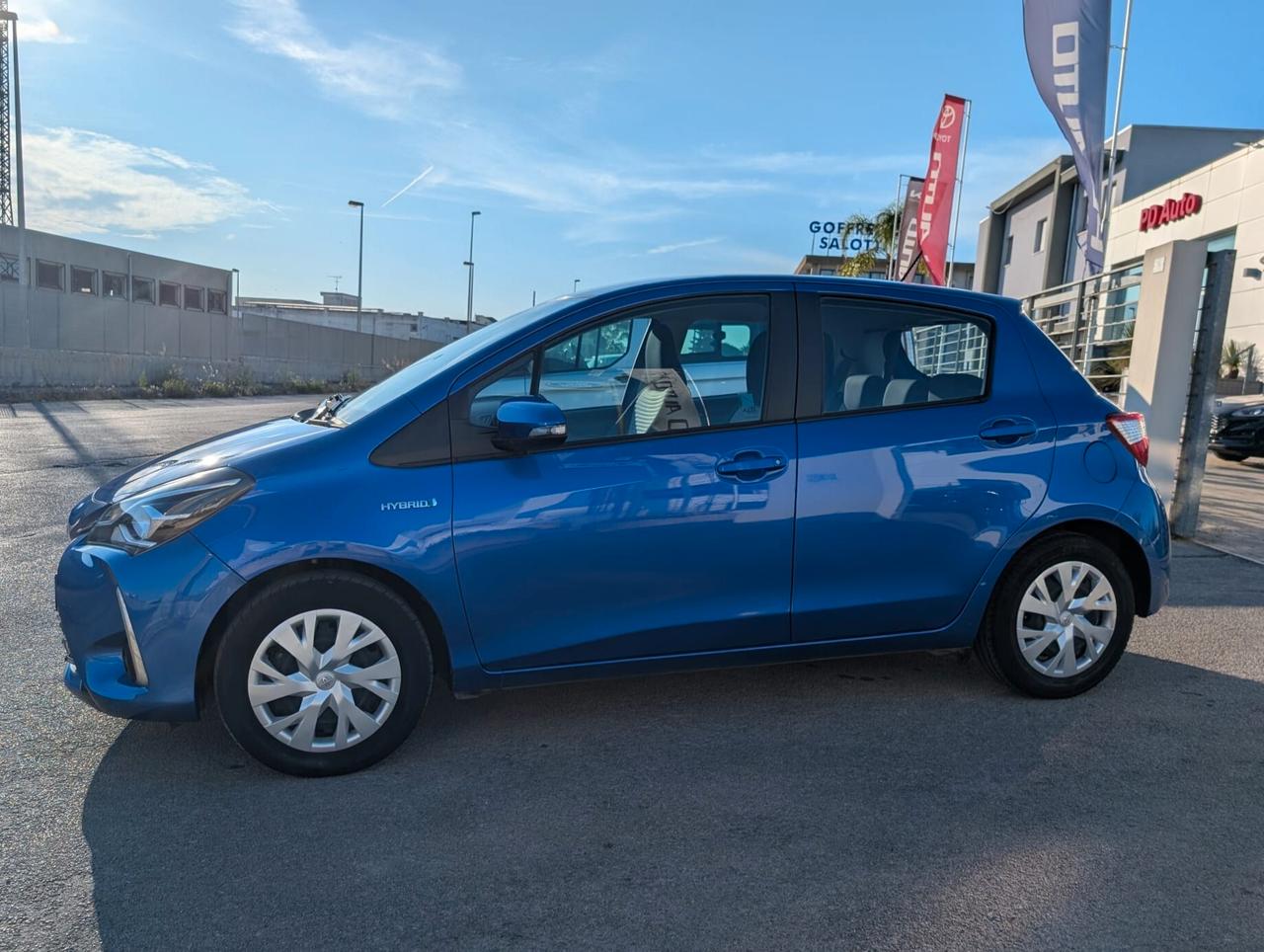 Toyota Yaris 1.5 Hybrid 5 porte Business