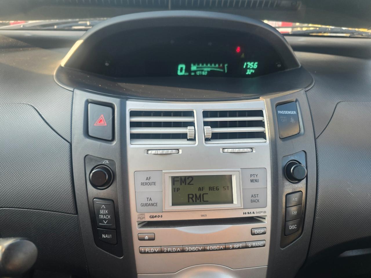 Toyota Yaris 1.0 3 porte Sol