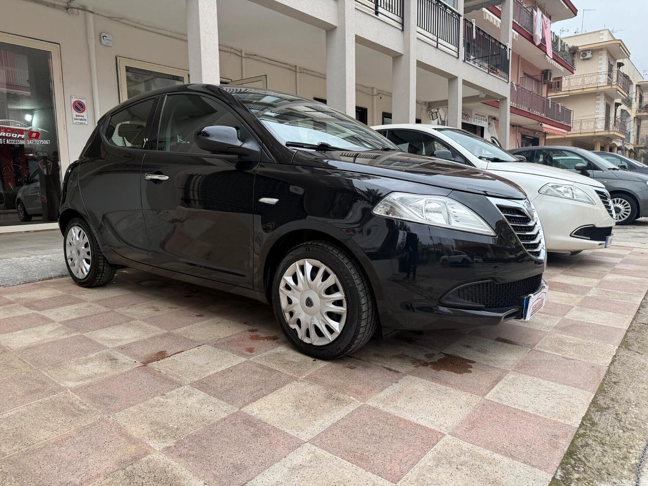Lancia Ypsilon 1.2 69 CV 5 porte S&S Silver
