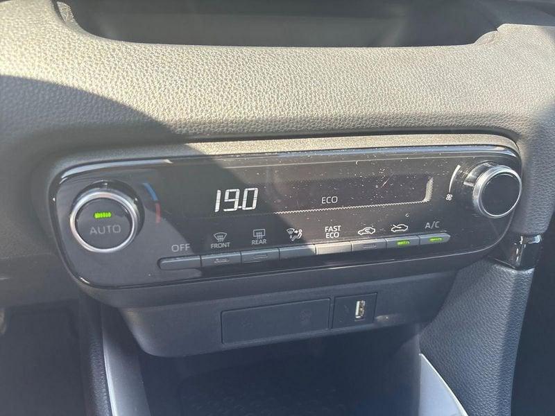 Toyota Yaris Hybrid Trend MY22