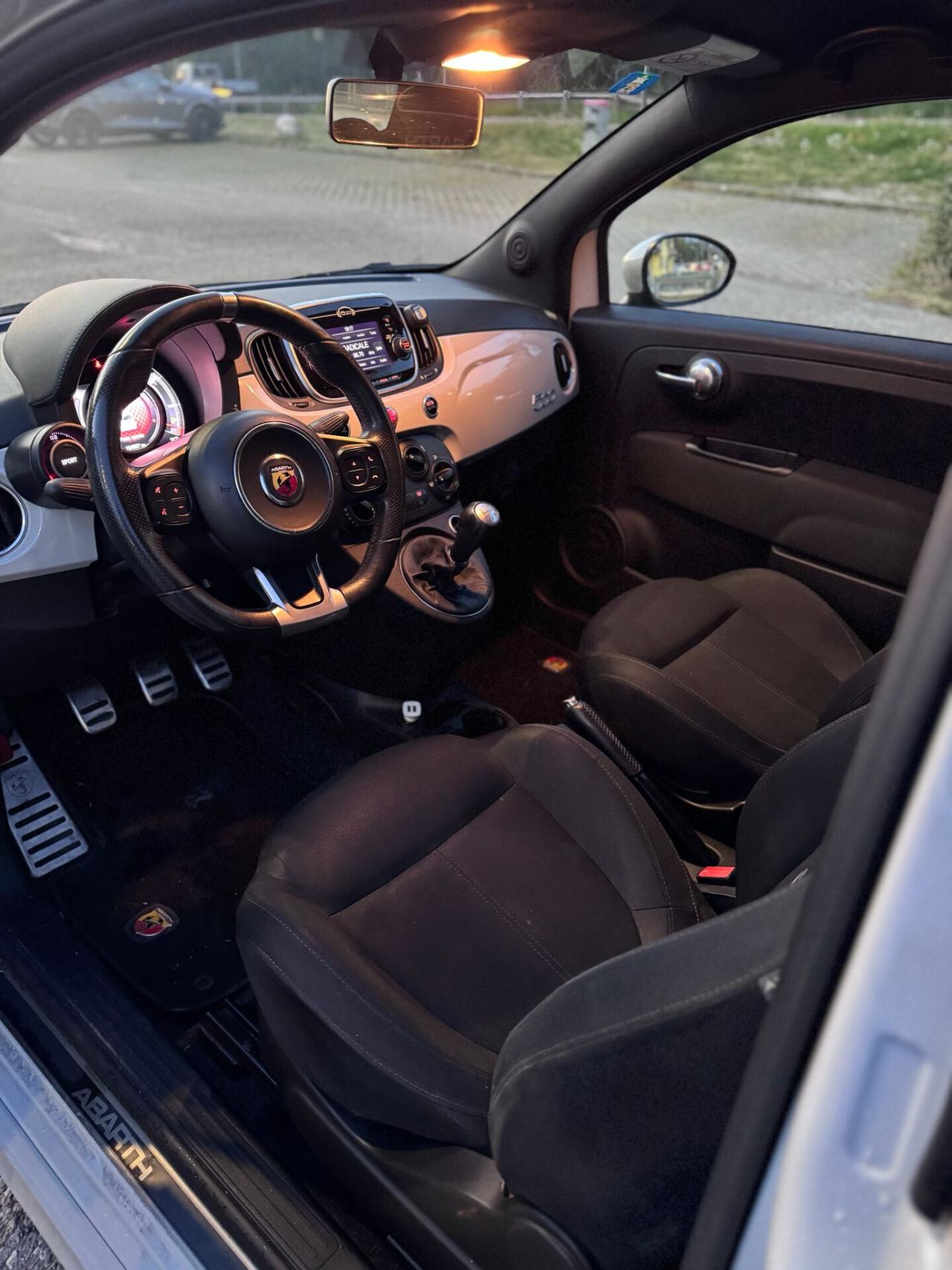 Abarth 595 1.4 Turbo T-Jet record monza