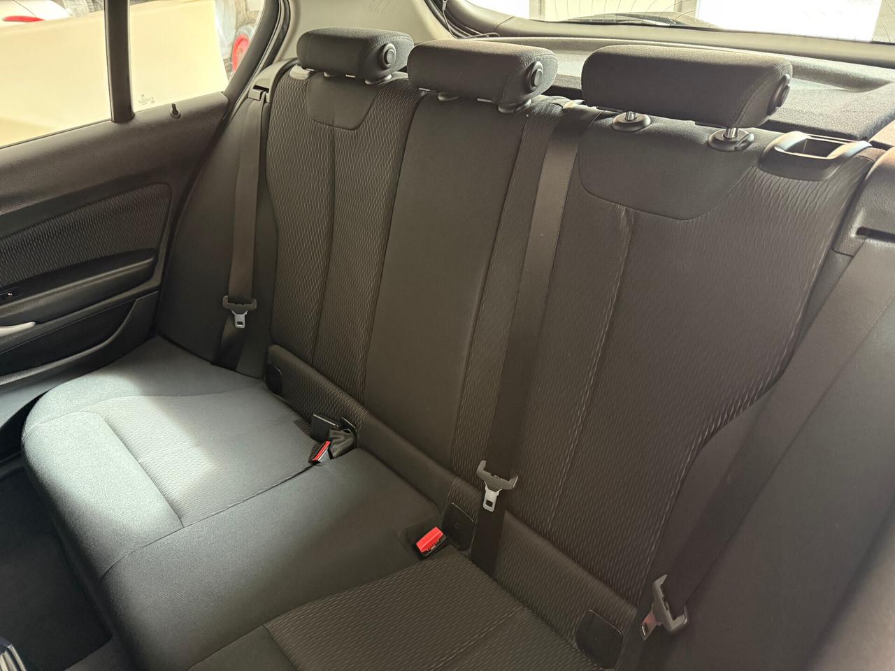 Bmw 116d 5p. Business (OK NEOPAT)