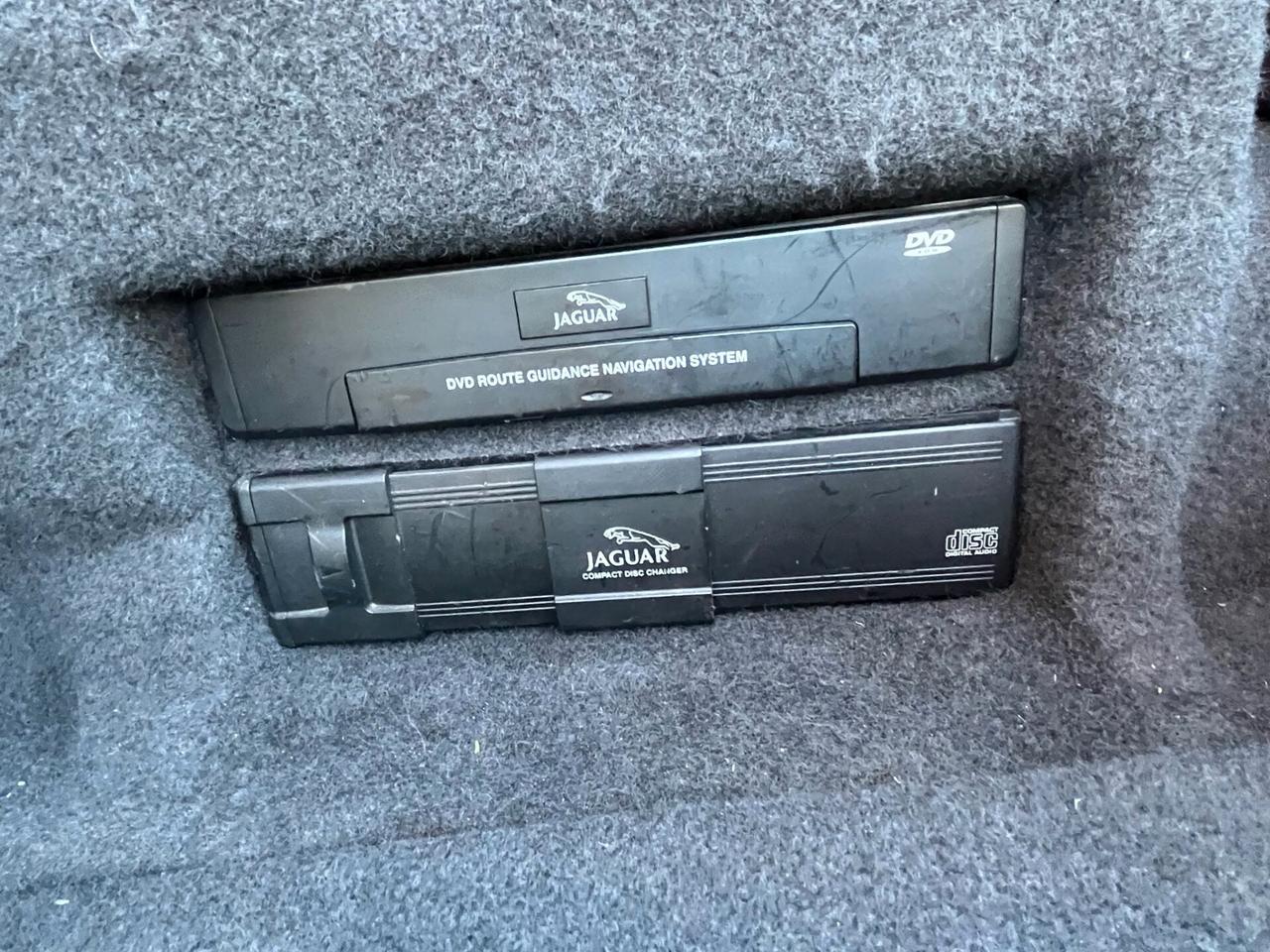 MAGNIFICA JAGUAR XKR CABRIO 363 CV - 8 CILINDRI - ASI - 125000 KM - DA VEDERE.